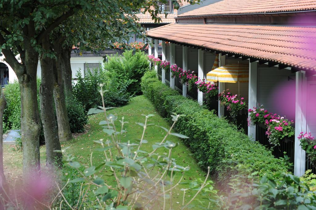 Hotel Glockenspiel Бад-Грисбах Экстерьер фото